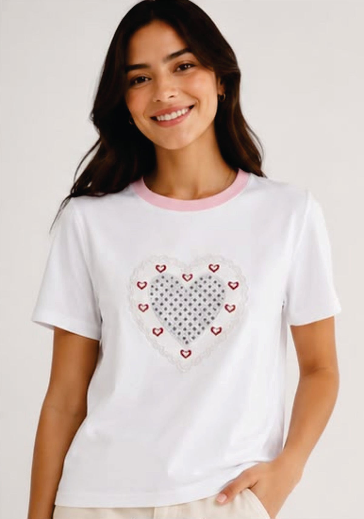 Camiseta Regular Corazon Bordado BLANCO