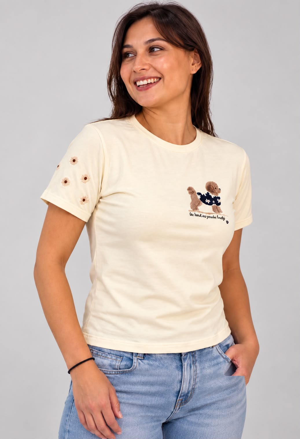 Camiseta Regular Dog Flores Bordadas